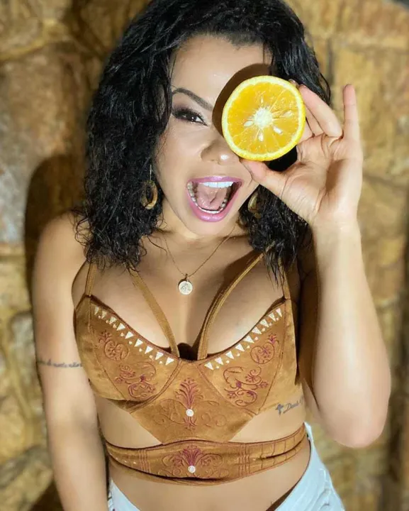Imagem ilustrativa da imagem Musa fitness dá dicas de vitamina C na quarentena