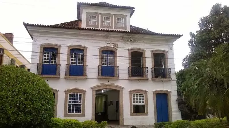 Vale destacar que serviços de Saúde, como hospitais, clínicas, laboratórios e afins, estão autorizados a funcionar de forma irrestrita em todo o município