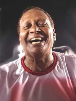 Rico Medeiros, uma da mais marcantes vozes do Carnaval  