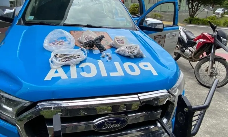 O acusado chegou a ser socorrido, mas não resistiu aos ferimentos