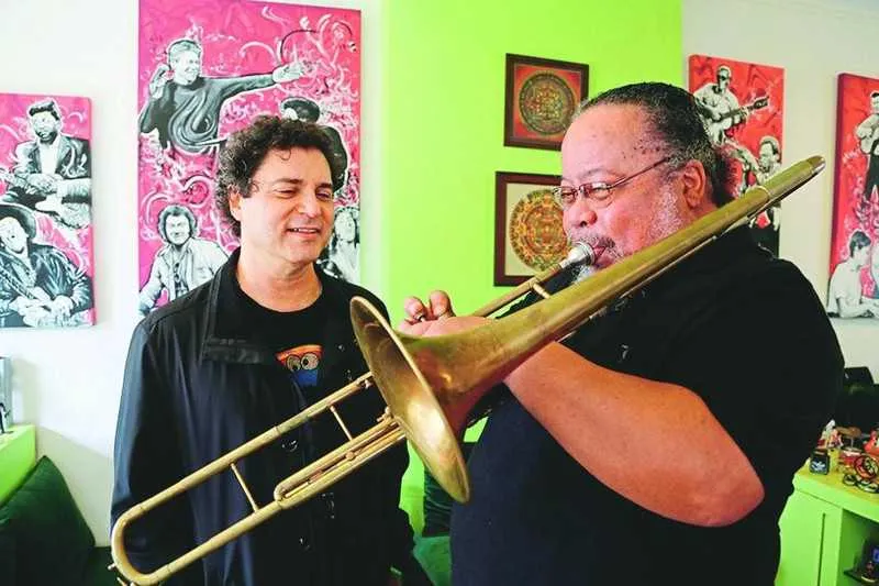 O cantor Frejat é admirador do legado musical  deixado por Serginho Trombone