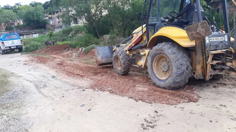 As barricadas foram erguidas em Viola Brasil, região de Itaboraí   