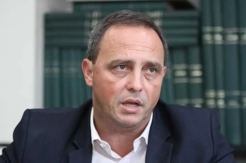 O deputado reitera pretende mobilizar organizações sociais para barrar os projetos na Alerj.