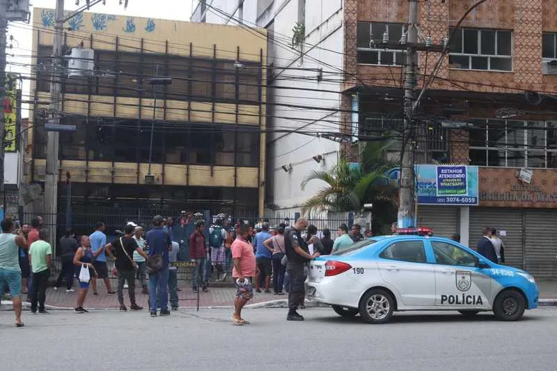 Receita Federal, no centro de São Gonçalo amanheceu com grandes filas