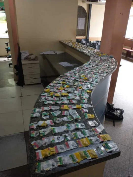 Drogas e dinheiro foram encontrados com o suspeito 