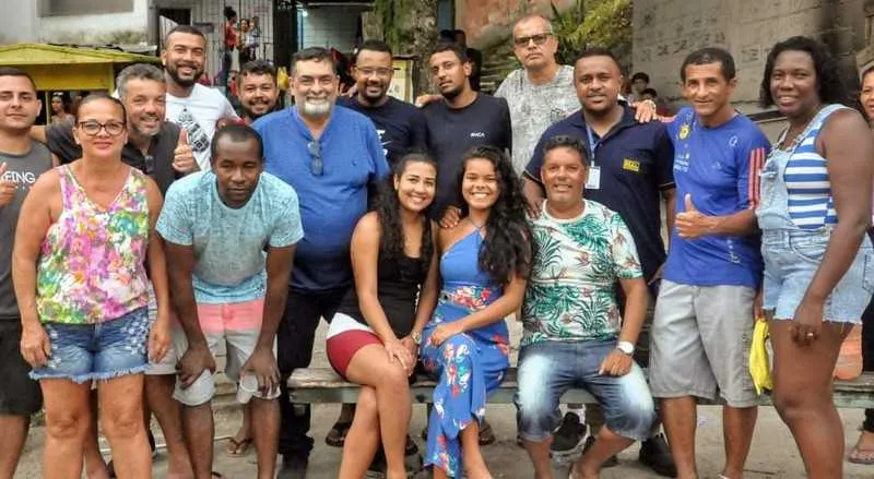 O grupo é formado por pessoas da comunidade para ajudar a própria comunidade 