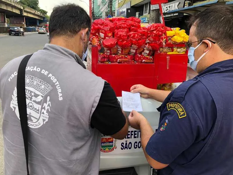 Além da advertência, o material foi apreendido pelos fiscais
