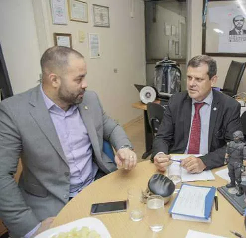 Deputados estaduais: Filippe Poubel (PSL) e Fernando Salema (Sem partido) descartam apoiar candidaturas que envolvam o PSC de Wilson Witzel ou do PSL, ex-partido do presidente Jair Bolsonaro, do qual Poubel tenta se expulso, embora ainda mantenha sua pré-candidatura pela legenda em São Gonçalo, que tem o vice-prefeito Ricardo Pericar como outro pré-candidato