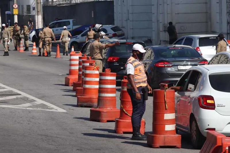 Niterói já informou que lockdown será adotado nos dias 11 a 15 de maio. São Gonçalo está no aguardo de um decreto estadual