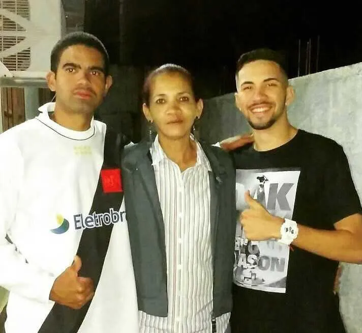 Rodrigo (á esq.) era solteiro e deixa um filho de 7 anos