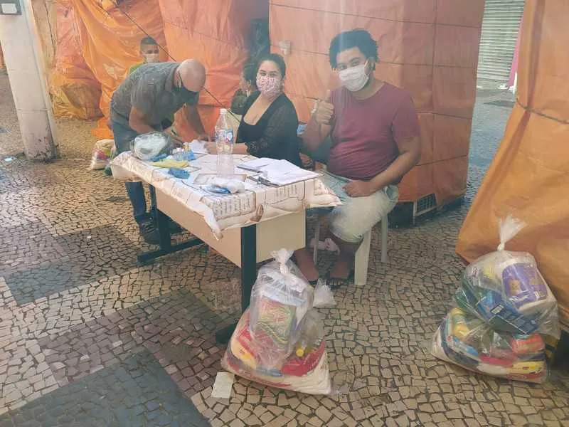 A associação está auxiliando ambulantes na região