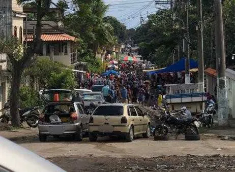 Segundo frequentadores, nenhuma ação foi feita no local, desde o início da pandemia para impedir o comércio no local