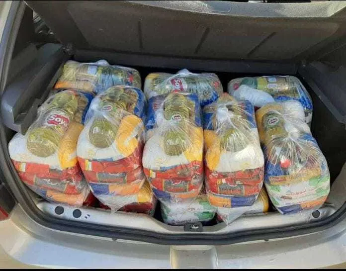Grupo no Whatsapp conseguiu entregar 54 cestas básicas para famílias carentes em São Gonçalo e Niterói