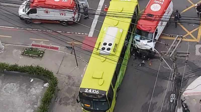 A ambulância da Samu transportava paciente com Covid-19