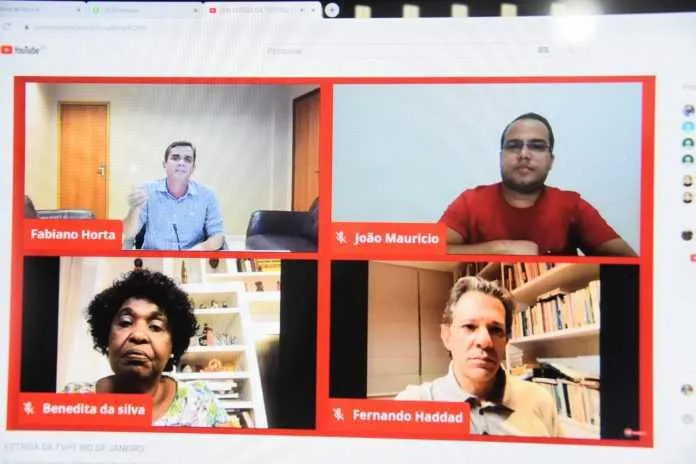 Participaram do encontro a deputada federal Benedita da Silva e o presidente estadual do PT, João Maurício Freitas