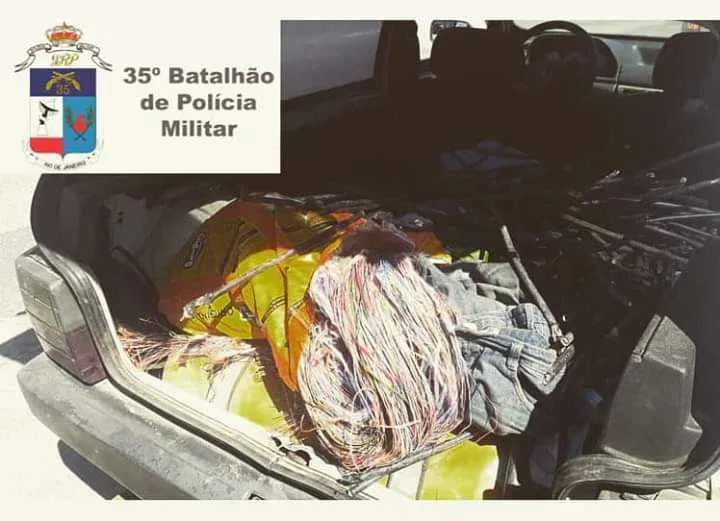 Os homens foram levados para 71ª DP (Itaboraí)