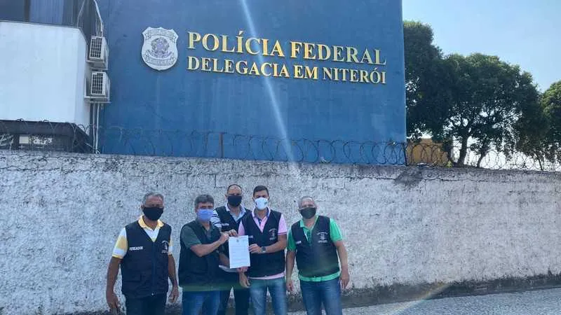 Vereadores da Frente Parlamentar de Combate ao Covid-19 em São Gonçalo vão até a PF e MPF denunciar suposta empresa fantasma 