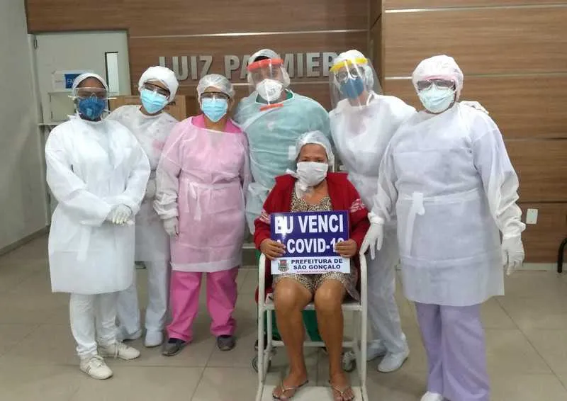 Imagem ilustrativa da imagem Mais dois pacientes da Covid-19 recebem alta de hospital em São Gonçalo
