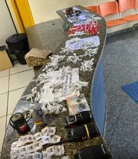 Material foi encontrado na Rua Leandro Martins, uma das principais da região central da cidade