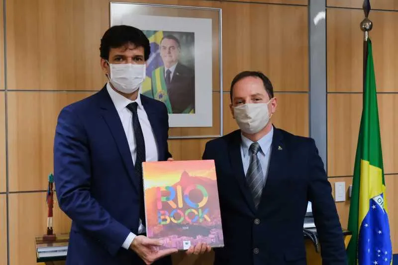  Marco Navega (à direita) convidou o ministro Marcelo Antonio para conhecer a Costa do Sol