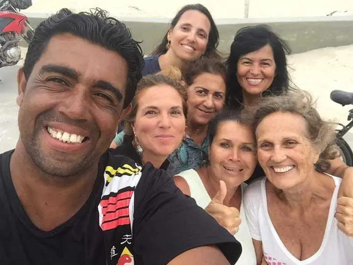 Imagem ilustrativa da imagem Peró reinicia aulas de tai chi, ao ar livre, na praça