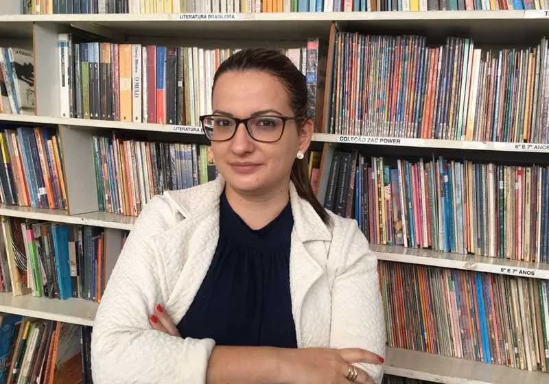 Escritora paranaense Tacy Muniz não descarta a possibilidade de lançar sua obra literária em outros estados