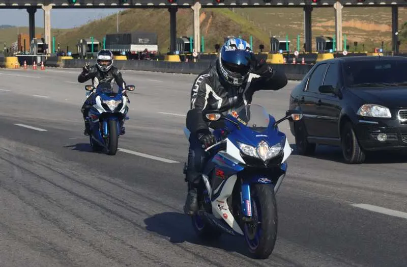 Uma prática muito comum entre apreciadores do motociclismo no Brasil e no mundo é a formação dos chamados Moto Clubes. 