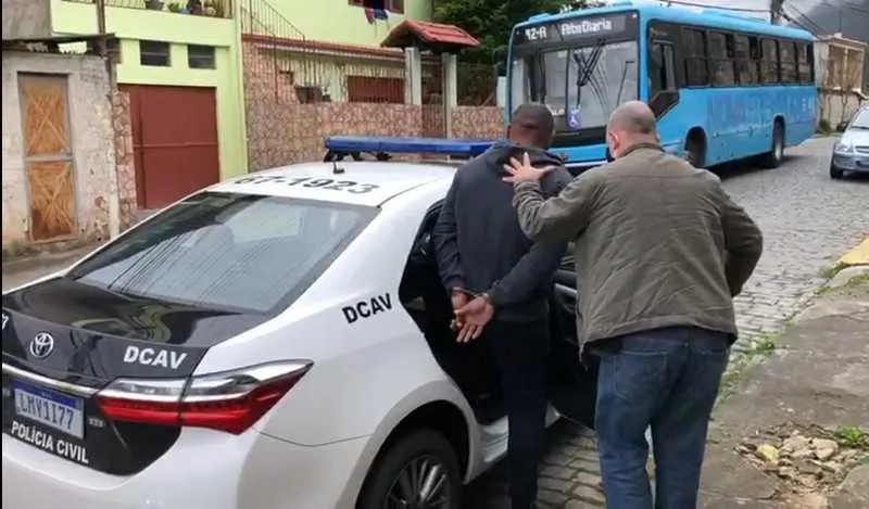 Caseiro é preso em uma casa em Nova Friburgo neste sábado (1)