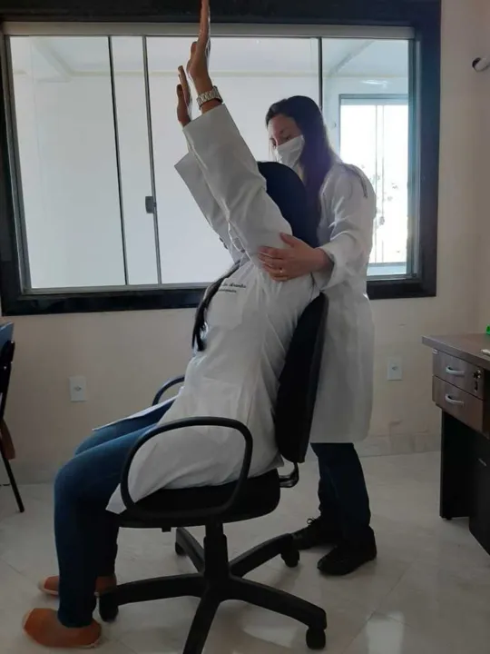 Os exercícios respiratórios tem como objetivo aumentar e fortalecer a capacidade respiratória nos pulmões comprometidos pelo coronavírus