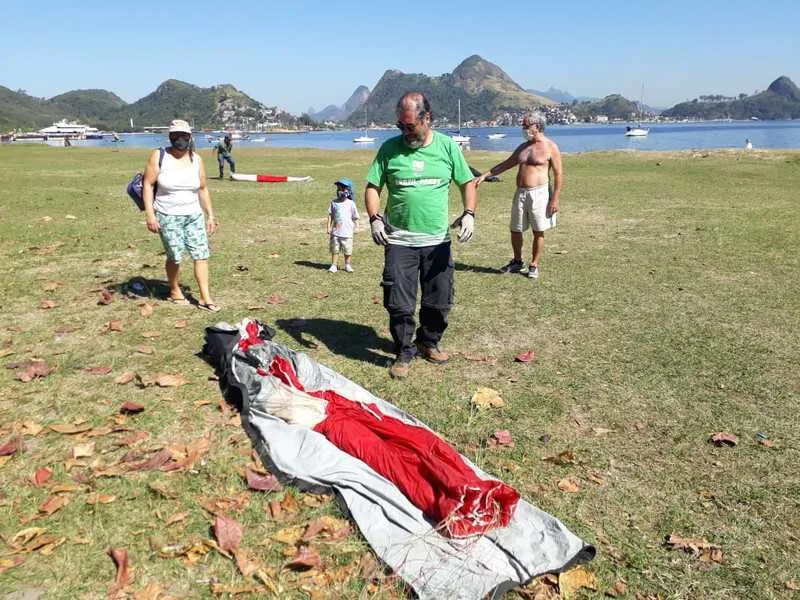 Mais de 20 pilotos coloriram o céu de Charitas