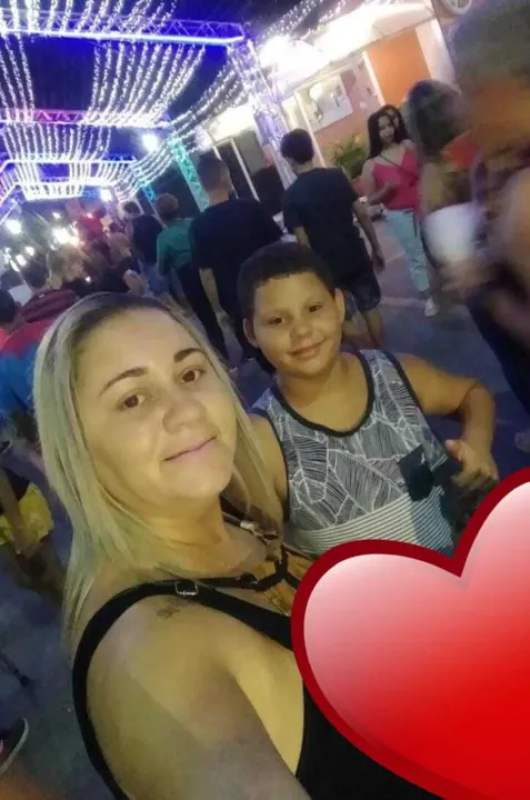 Mãe busca ajuda para evitar que o filho fique cego 