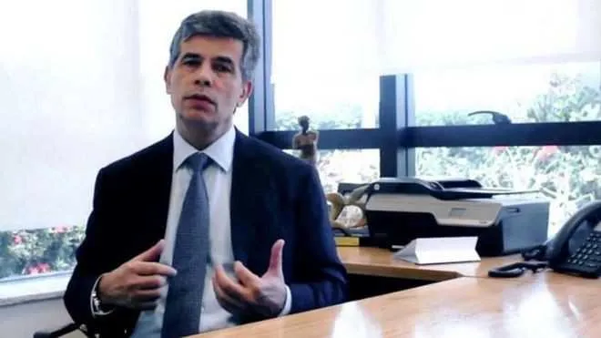 O oncologista e empresário assumiu o cargo no dia 17 de abril