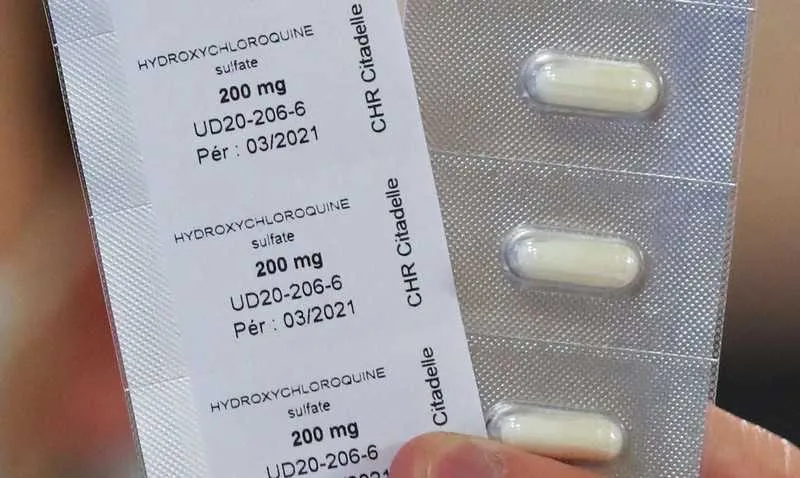 Uso de hidroxicloroquina em pacientes com Covid-19 está proibido na França