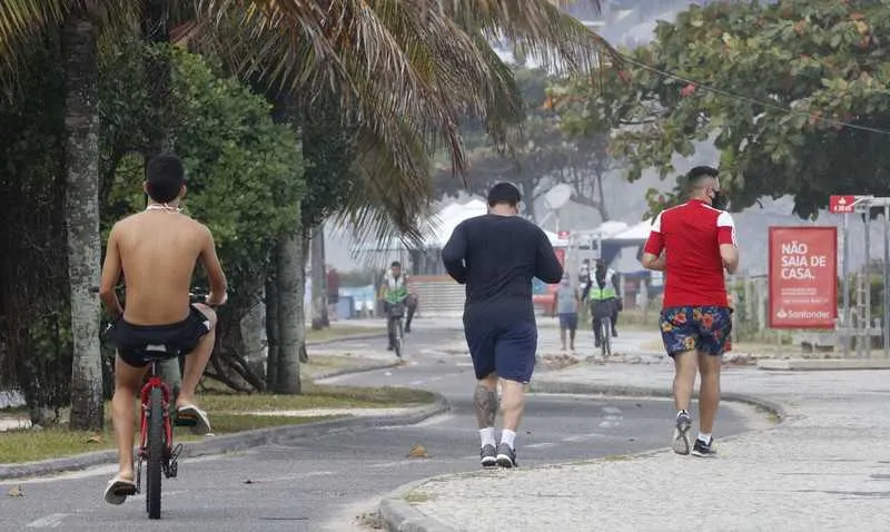 Imagem ilustrativa da imagem Áreas de lazer reabertas atraem milhares de cariocas em domingo de sol