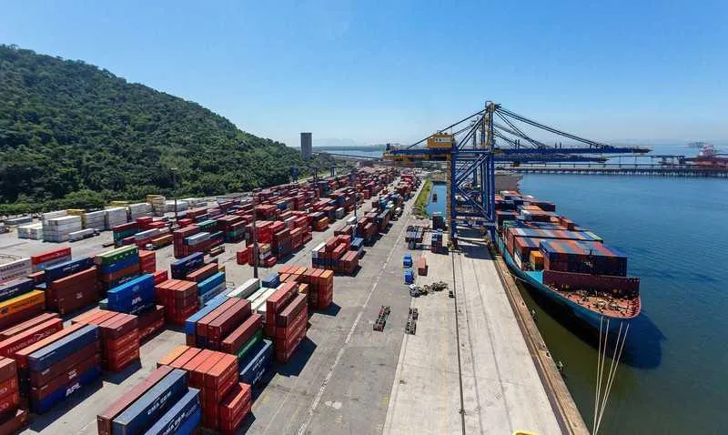 O projeto usa quatro eixos fundamentais para incentivar a cabotagem: frota, indústria naval, custos e portos