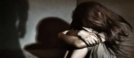 Jovem de 15 anos trocava mensagens amorosas com pai-de-santo