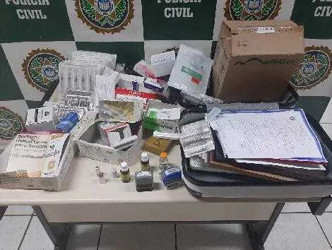 A investigação teve início a partir de denúncia do Conselho Regional de Biomedicina