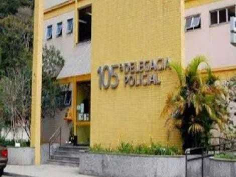 Policiais da 105ª DP ( Petrópolis) efetuaram a prisão