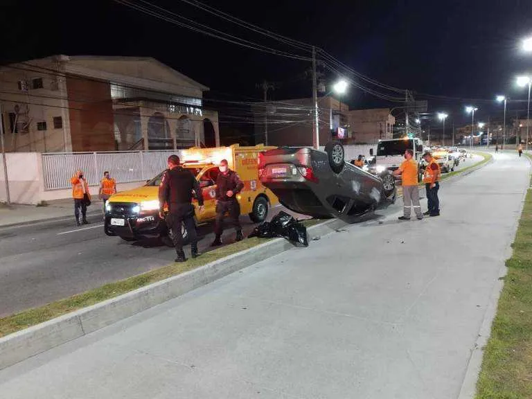Imagem ilustrativa da imagem Idoso morre e duas mulheres ficam feridas em grave acidente em Niterói
