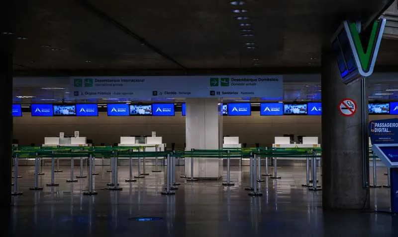 Está temporariamente proibida a entrada de estrangeiros de todas as nacionalidades