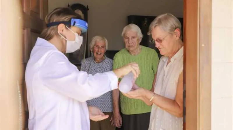 Imagem ilustrativa da imagem Alerj aprova normas para asilos durante pandemia