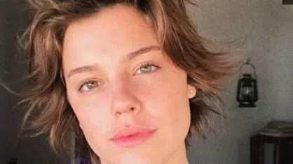 A atriz está se recuperando 