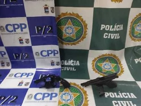 Imagem ilustrativa da imagem Ação conjunta prende em flagrante quatro homens tentando assaltar casa no Rio