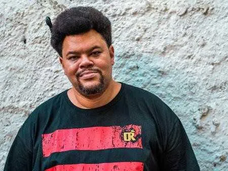 Ator e ex-bbb Babu Santana passou mal e precisou ser levado para hospital na Barra da Tijuca, Zona Oeste do Rio
