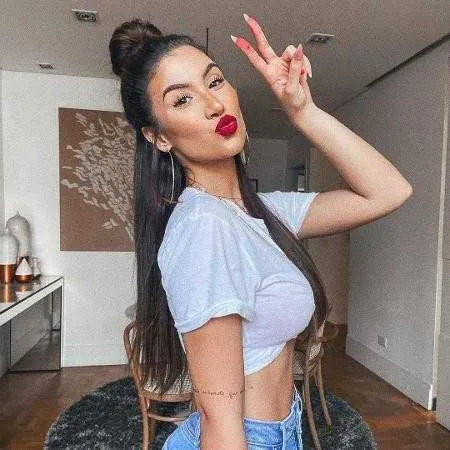 A influenciadora está sendo processada pela emissora, segundo documento 