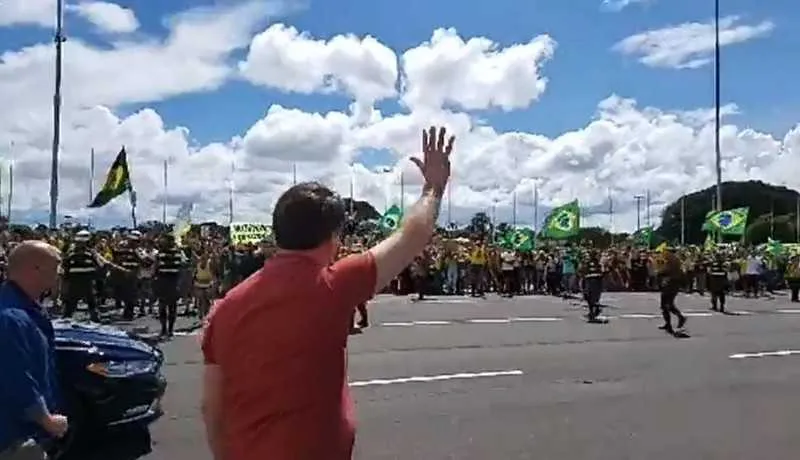 Presidente discursou para os seus apoiadores em ato que defendia a intervenção militar