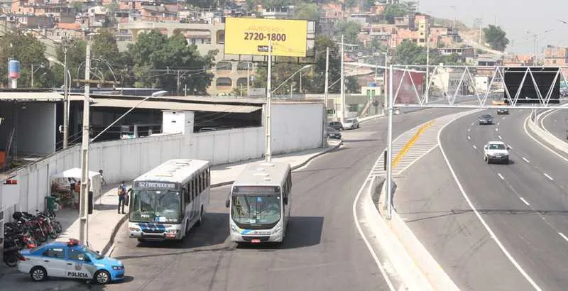 Avenida do Contorno é um dos acessos para Niterói