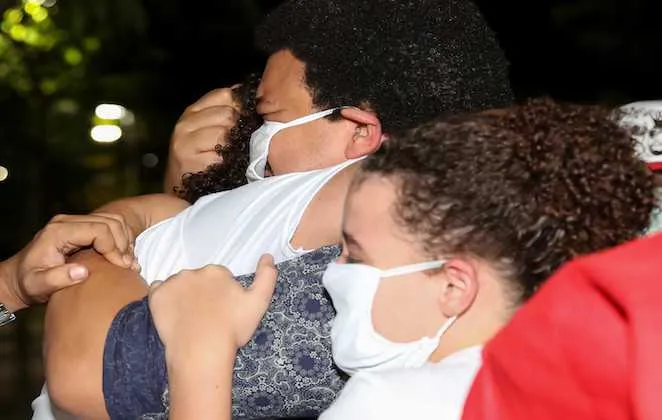 Imagem ilustrativa da imagem BBB20: Babu chora ao matar a saudade da namorada e filhos