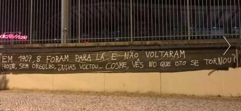 Torcedores do Benfica fizeram protesto com a chegada de Jorge Jesus