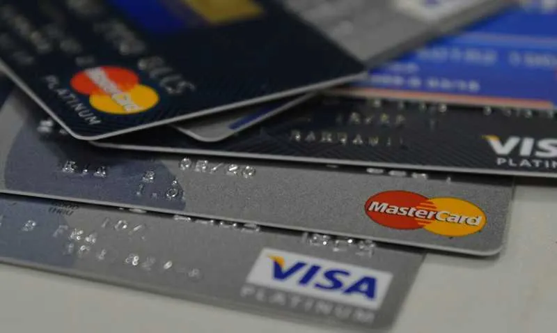 As correspondências com cartões são chamadas de registrados ou cartão talão